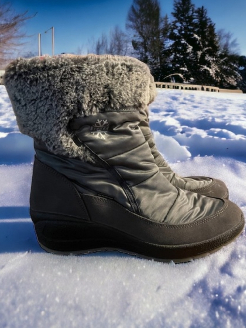 Blondo Women's Winter Boots Size 40 Like New Waterproof Cozy Warm Side Zip